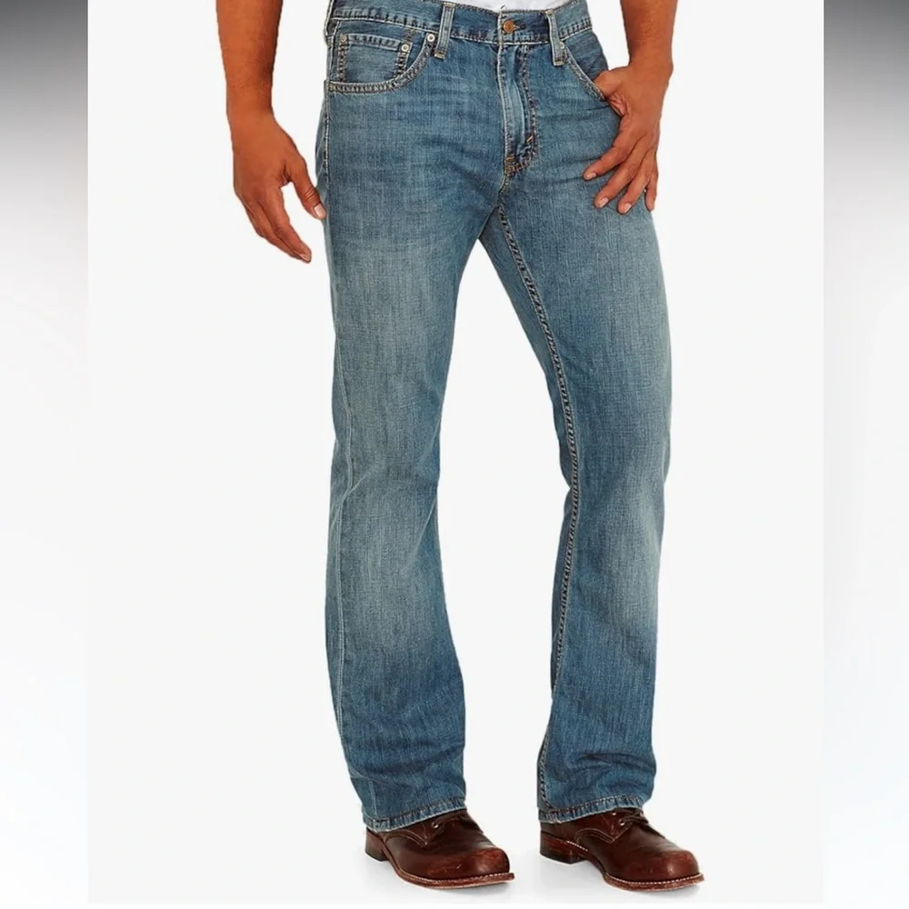Levi’s Low Rise Boot Fit 527 jeans size 32/32.